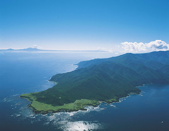 知床半島(写真提供:知床斜里町観光協会)